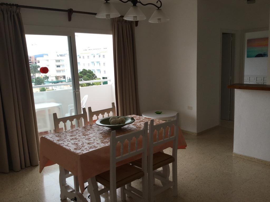 Apartamentos Alba San Antonio  Exterior photo